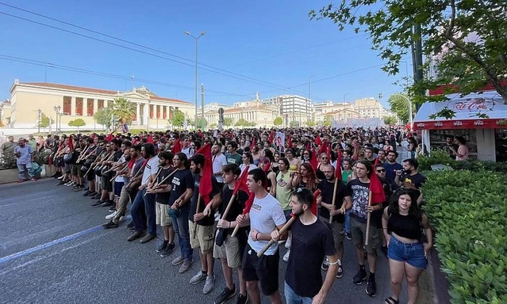 Θεσσαλονίκη-Επεισόδια στο ΑΠΘ: Συγκέντρωση φοιτητικών συλλόγων στα Προπύλαια